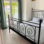 Rizia Bed & Breakfast 3*