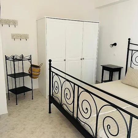 Rizia Bed & Breakfast 3*