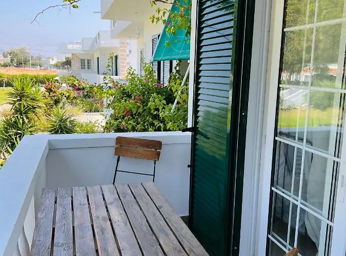 Rizia Bed & Breakfast 3*