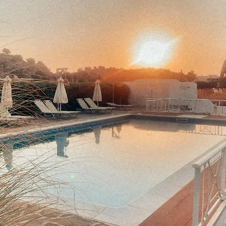 Rizia Bed & Breakfast 3*