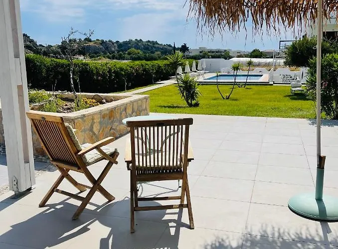 Rizia Bed & Breakfast 3*